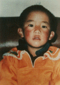 La seule photo du Panchen Lama disponible à ce jour. Il était alors agé de 8 ans